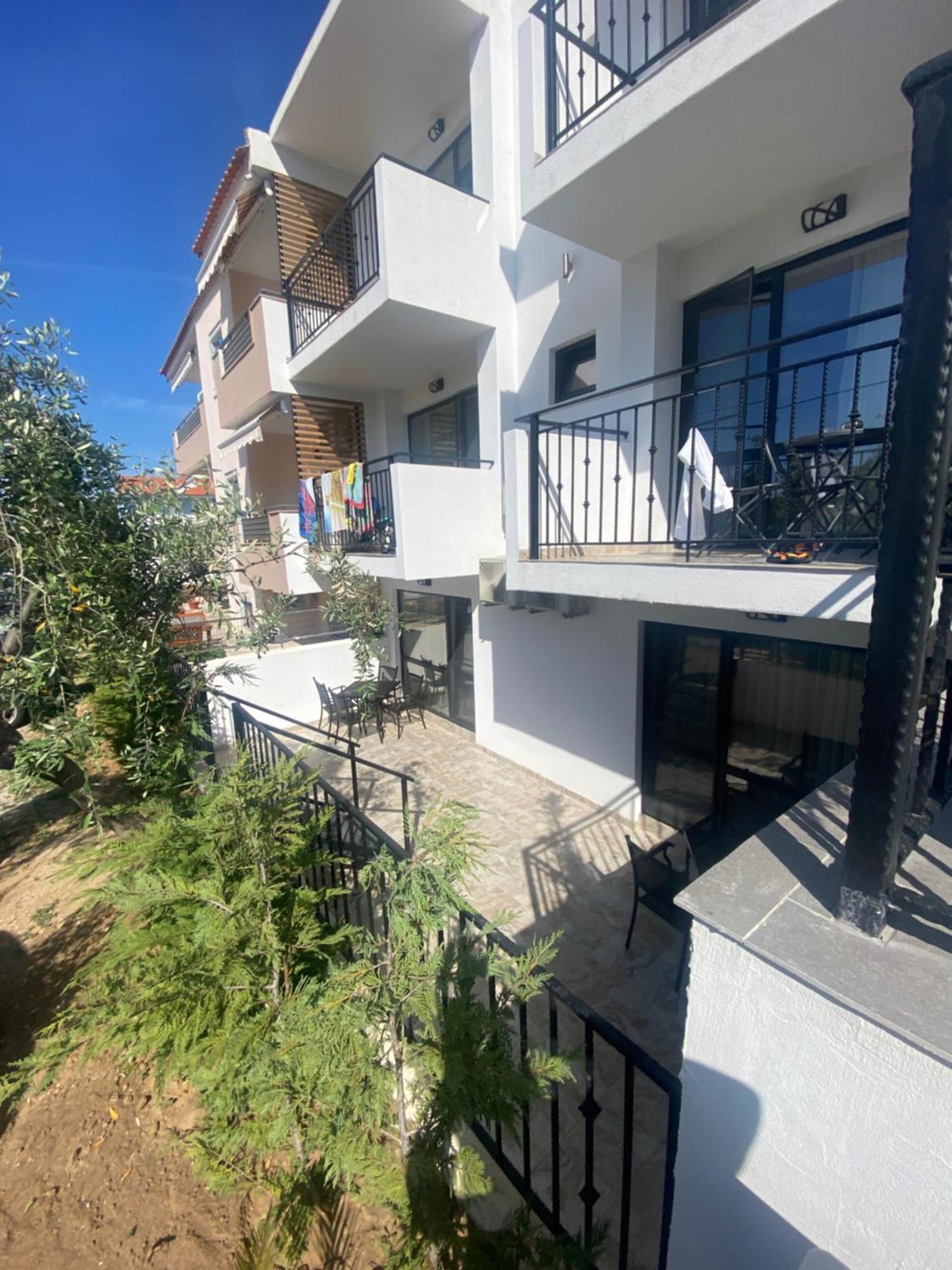 Opalium Beach Front Suites Potos Exterior photo