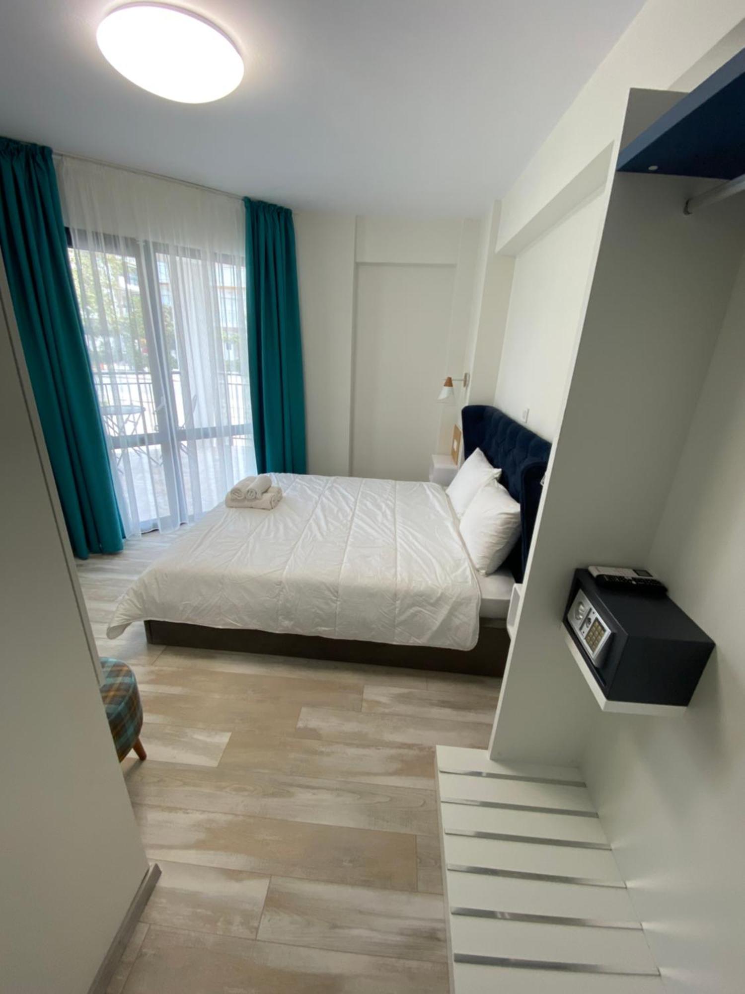 Opalium Beach Front Suites Potos Exterior photo