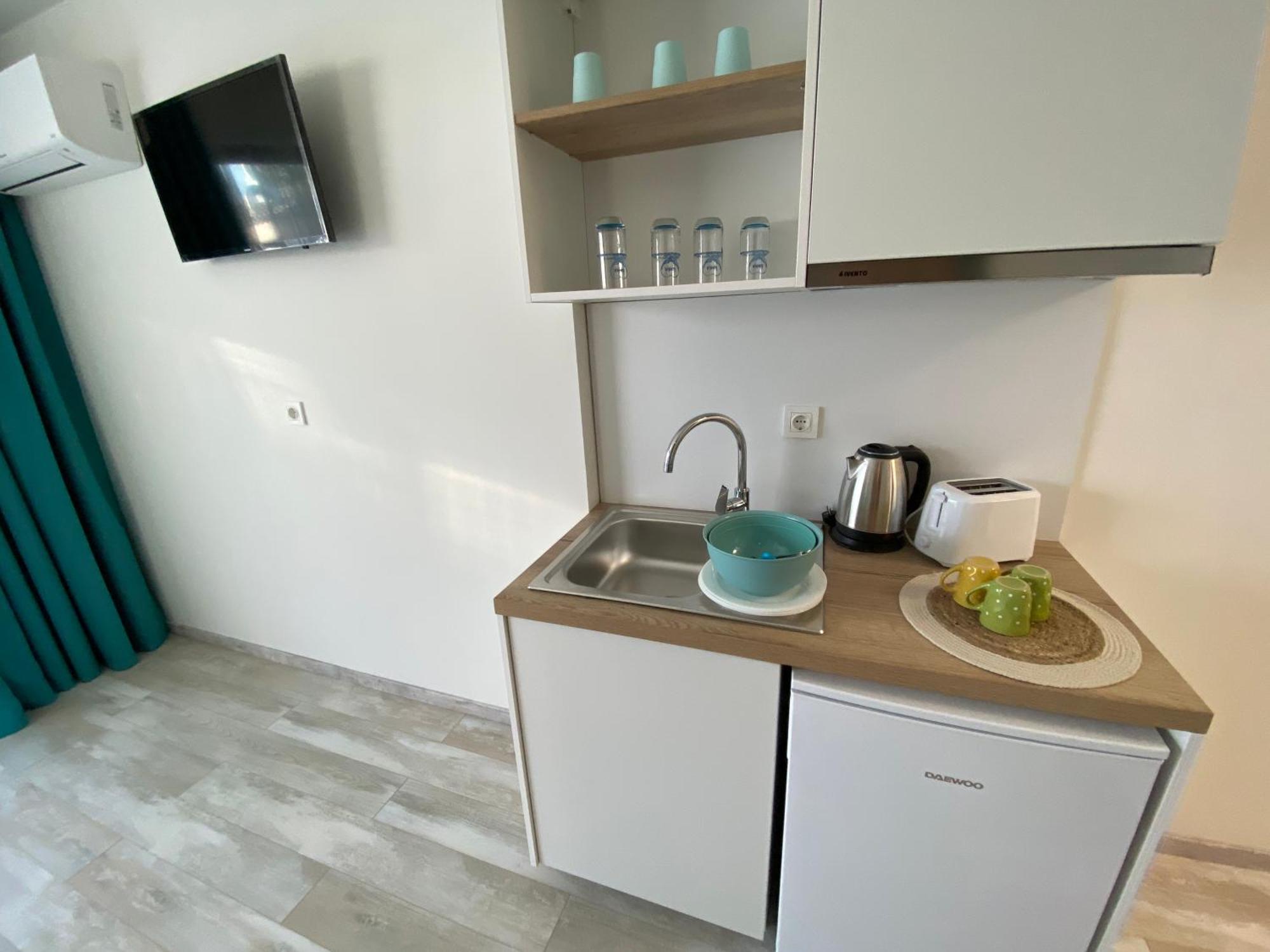 Opalium Beach Front Suites Potos Exterior photo