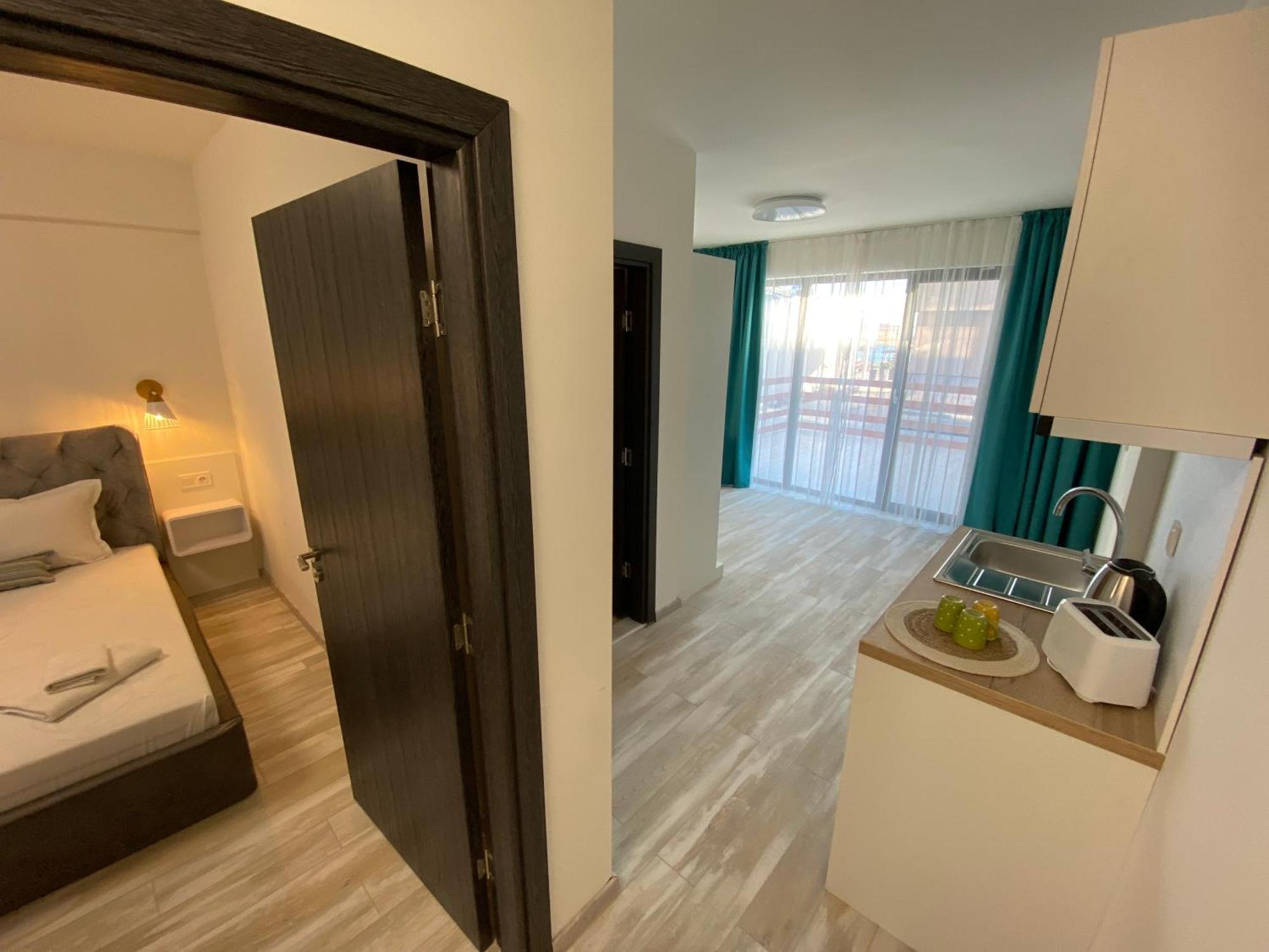 Opalium Beach Front Suites Potos Exterior photo